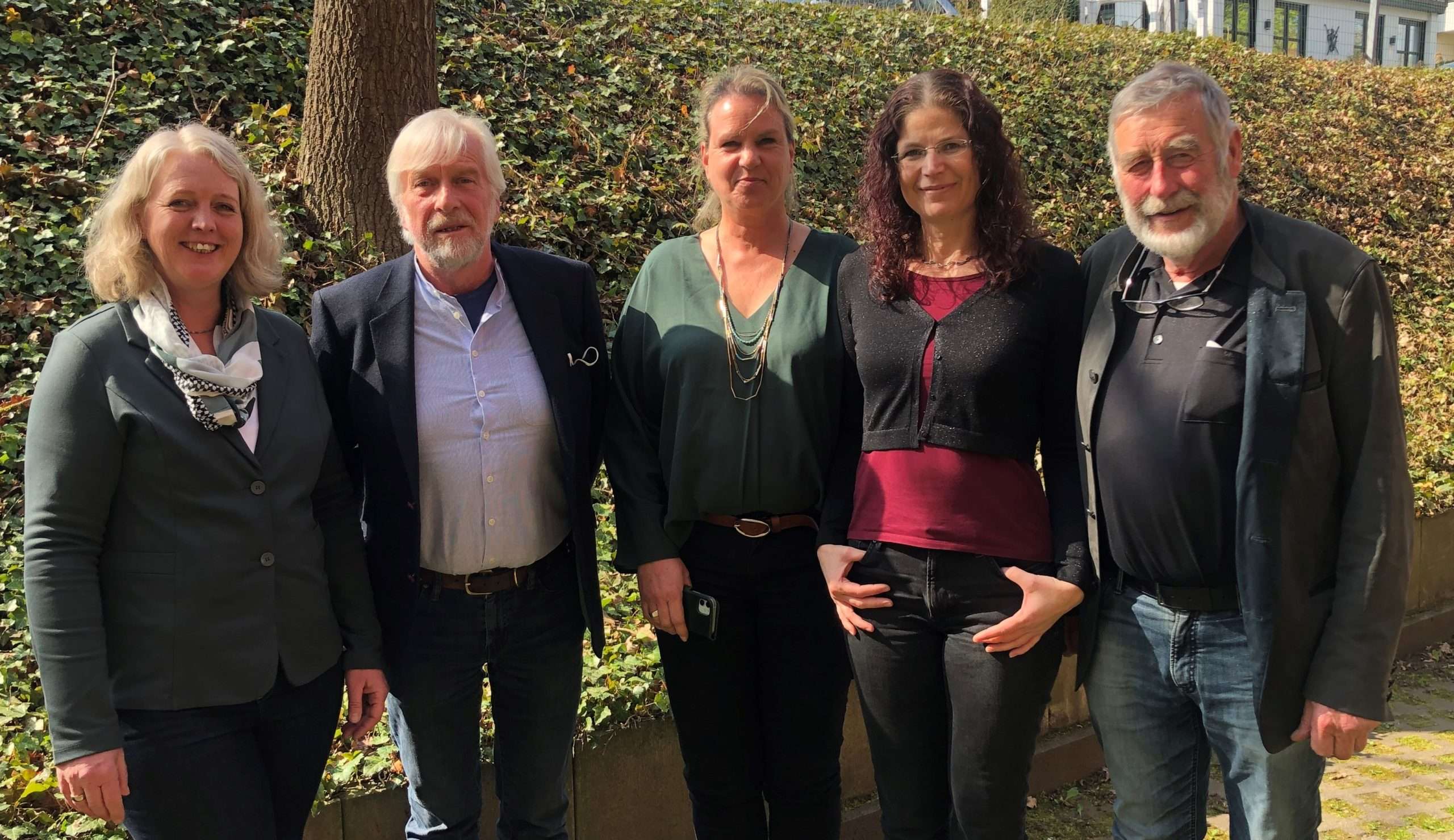 GFundVS Geschäftsführerin und Zuchtleiterin Anja Daniels mit neuem Vorstand: Manfred Jedzini, Corinna Knack-Lindemann, Sirid Hahn, BerichtKurt-Jürgen Carl (v.l.n.r.).
